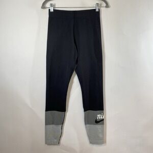 Nike Women's Sportswear Varsity 7/8 Leggings Size M Black High Rise Color Block